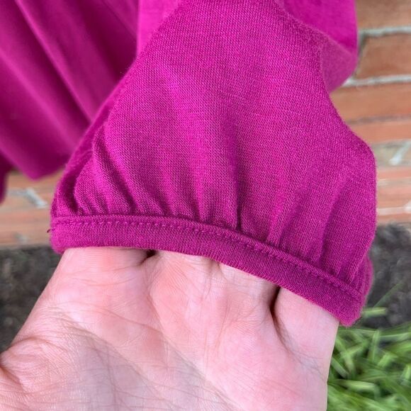 𝅺Flowy Top w/ Neck Detail - Picture 5 of 5